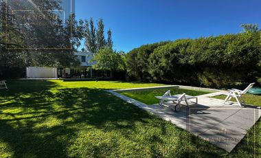 Venta Casa 4 AMB. 946 M2 Barrio Santa Catalina Villanueva Tigre