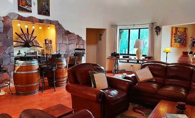 Casa estilo colonial en fraccionamiento ideal para el retiro
