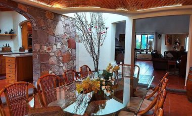 Casa estilo colonial en fraccionamiento ideal para el retiro