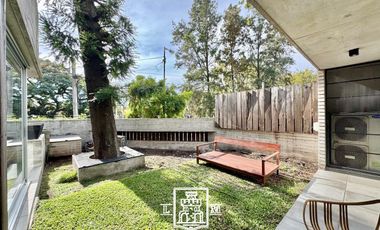 General Arias y Uruguay - Exclusivo depto. con jardín, pileta, parrilla y coch - Venta - Punta Chica
