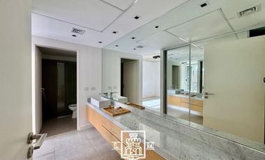 General Arias y Uruguay - Exclusivo depto. con jardín, pileta, parrilla y coch - Venta - Punta Chica