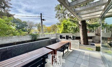General Arias y Uruguay - Exclusivo depto. con jardín, pileta, parrilla y coch - Venta - Punta Chica