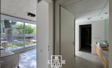 General Arias y Uruguay - Exclusivo depto. con jardín, pileta, parrilla y coch - Venta - Punta Chica