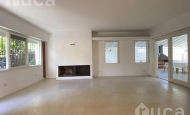 Casa en alquiler de 7 ambientes en el centro de Acassuso