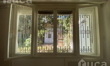 Casa en alquiler de 7 ambientes en el centro de Acassuso