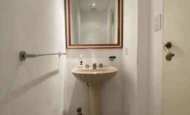 Casa en alquiler de 7 ambientes en el centro de Acassuso