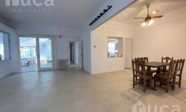 Casa en alquiler de 7 ambientes en el centro de Acassuso