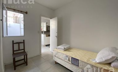 Casa en alquiler de 7 ambientes en el centro de Acassuso