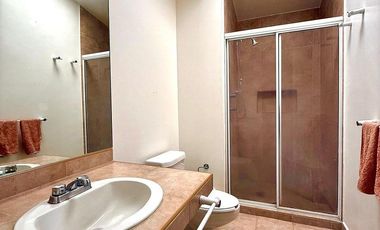 RENTA DE CASA Y DEPARTAMENTO CON JARDIN  EN COLONIA LOMAS HIPODROMO