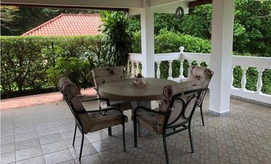 SE VENDE CHALET EN CORONADO 1500 Mtrs (OG)