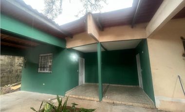 CASA PARA LA VENTA EN VILLAS DEL GOLF CARRASQUILLA