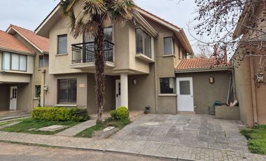 Arriendo Casa Altos del Carmen