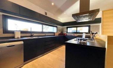 ALQUILA CASA B PRIVADO MENDOZA NORTE COUNTRY GOLF