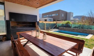 ALQUILA CASA B PRIVADO MENDOZA NORTE COUNTRY GOLF