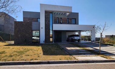 ALQUILA CASA B PRIVADO MENDOZA NORTE COUNTRY GOLF