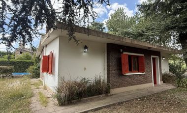 Casa 3 ambientes Parque Pileta Parrilla 836 m2