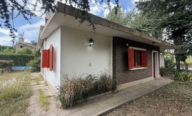 Casa 3 ambientes Parque Pileta Parrilla 836 m2