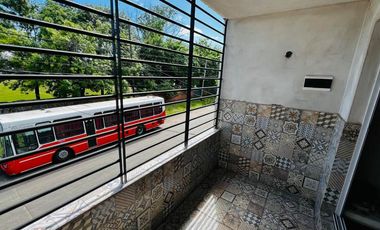 LOTE EN VENTA BANFIELD CON 132 MTS CONSTRUIDOS