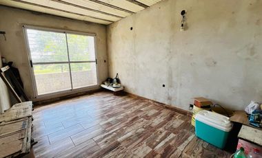 LOTE EN VENTA BANFIELD CON 132 MTS CONSTRUIDOS