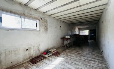 LOTE EN VENTA BANFIELD CON 132 MTS CONSTRUIDOS