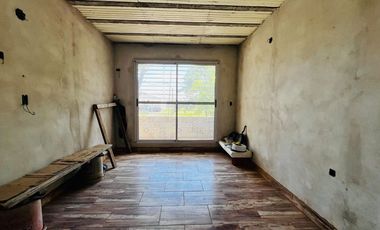 LOTE EN VENTA BANFIELD CON 132 MTS CONSTRUIDOS