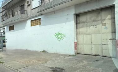 Galpon en Alquiler Villa Dominico ingreso 2 calles