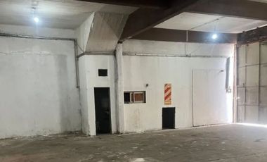 Galpon en Alquiler Villa Dominico ingreso 2 calles