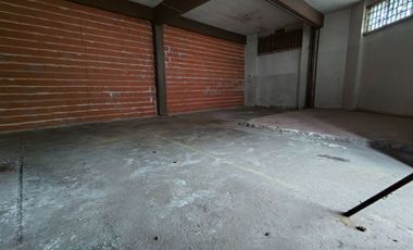 Galpon en Alquiler Villa Dominico ingreso 2 calles