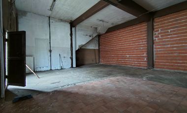 Galpon en Alquiler Villa Dominico ingreso 2 calles