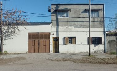 VENTA CASA CON GALPÓN
