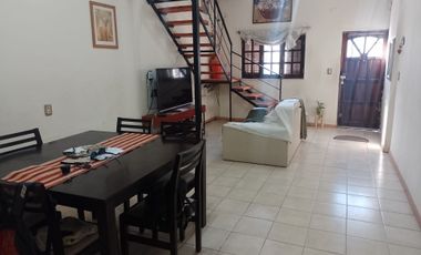 VENTA CASA CON GALPÓN