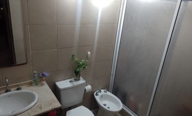 VENTA CASA CON GALPÓN