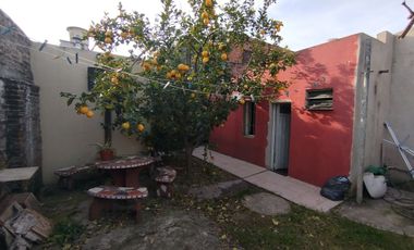 CASA  4 AMB.COCHERA  ALDO BONZI AMPLIO JARDIN