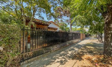 Alquiler chalet de 3 dormi., de estilo City Bell