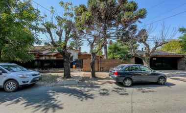 Alquiler chalet de 3 dormi., de estilo City Bell