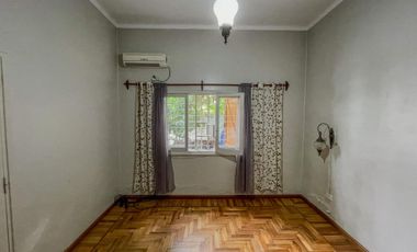 Alquiler chalet de 3 dormi., de estilo City Bell