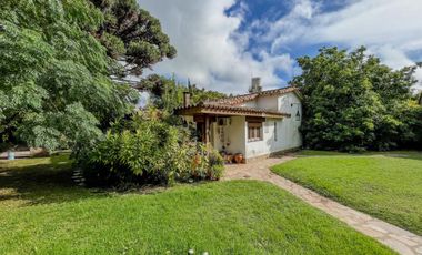 Alquiler chalet de 3 dormi., de estilo City Bell