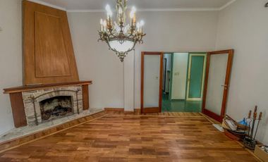 Alquiler chalet de 3 dormi., de estilo City Bell
