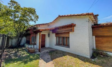 Alquiler chalet de 3 dormi., de estilo City Bell