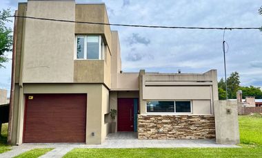 Venta Casa de 3 Dormitorios - Pujato Norte