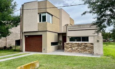 Venta Casa de 3 Dormitorios - Pujato Norte