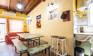 VENTA CASA 5 AMBIENTES C/PILETA PARRILLA Y COCHERA