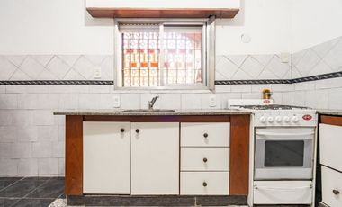VENTA CASA 5 AMBIENTES C/PILETA PARRILLA Y COCHERA
