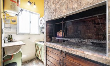 VENTA CASA 5 AMBIENTES C/PILETA PARRILLA Y COCHERA