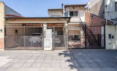VENTA CASA 5 AMBIENTES C/PILETA PARRILLA Y COCHERA