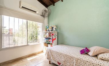 VENTA CASA 5 AMBIENTES C/PILETA PARRILLA Y COCHERA