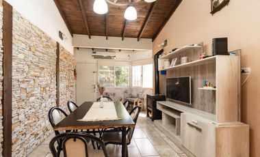 VENTA CASA 5 AMBIENTES C/PILETA PARRILLA Y COCHERA