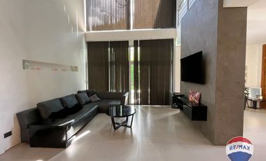 CASA 6 AMBIENTES EN ALQUILER EN LAGOS DE CANNING