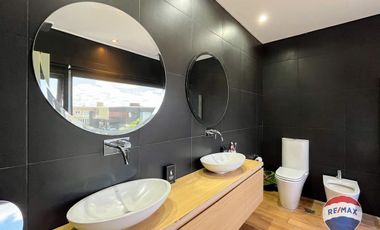 CASA 6 AMBIENTES EN ALQUILER EN LAGOS DE CANNING