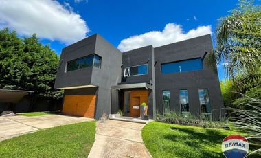 CASA 6 AMBIENTES EN ALQUILER EN LAGOS DE CANNING